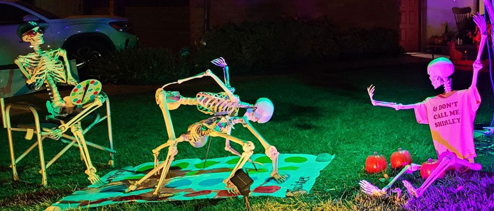 Day 10 – Skellies Play Twister